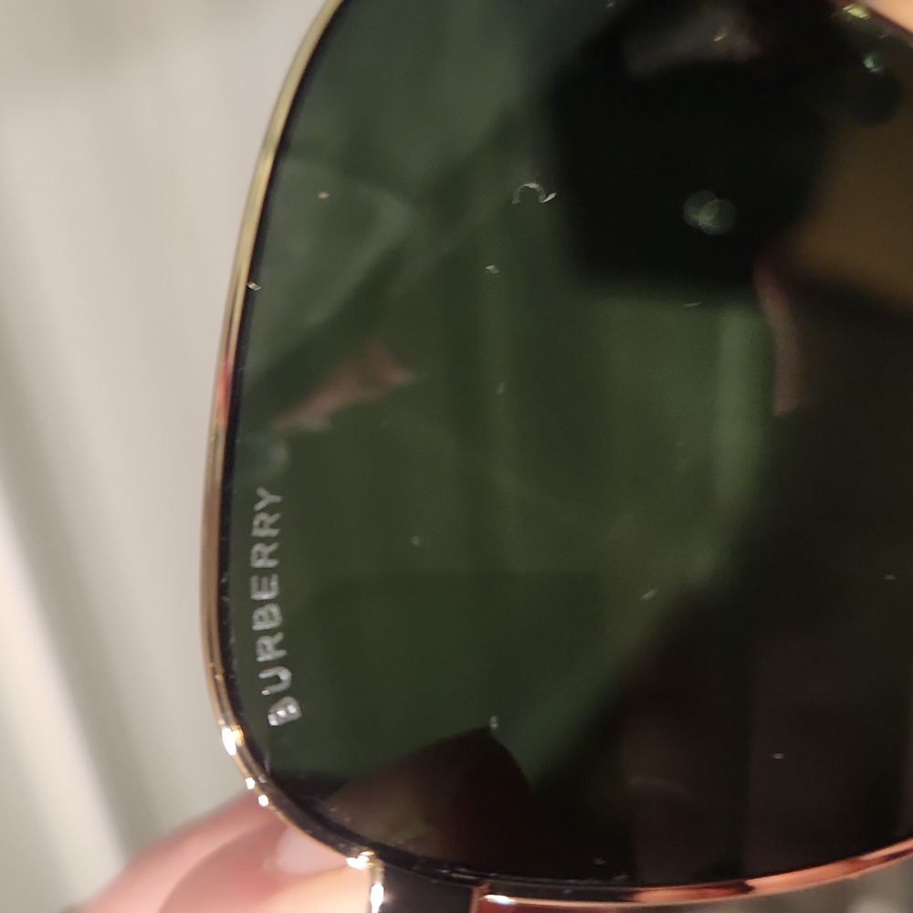 NWT Burberry Metal Man Stylish Gold Aviator Sunglasses w/case & Original Box - Picture 5 of 12